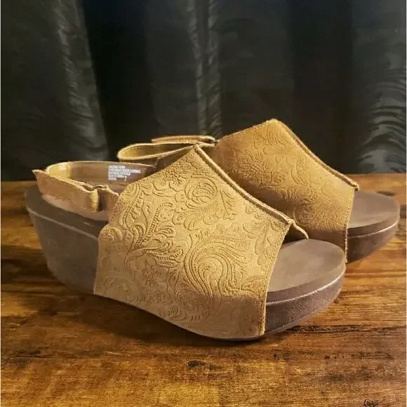 Yellow Box Women's Size 7 Redding Wedge Sandals Platform Heels Leather Suede Tan - Picture 1 of 8